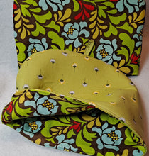 Load image into Gallery viewer, Reversible Tea Cozy - Mod Floral